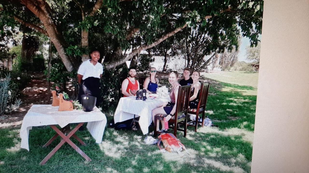 Leeuwenbosch Country House - Amakhala Game Reserve Bagian luar foto