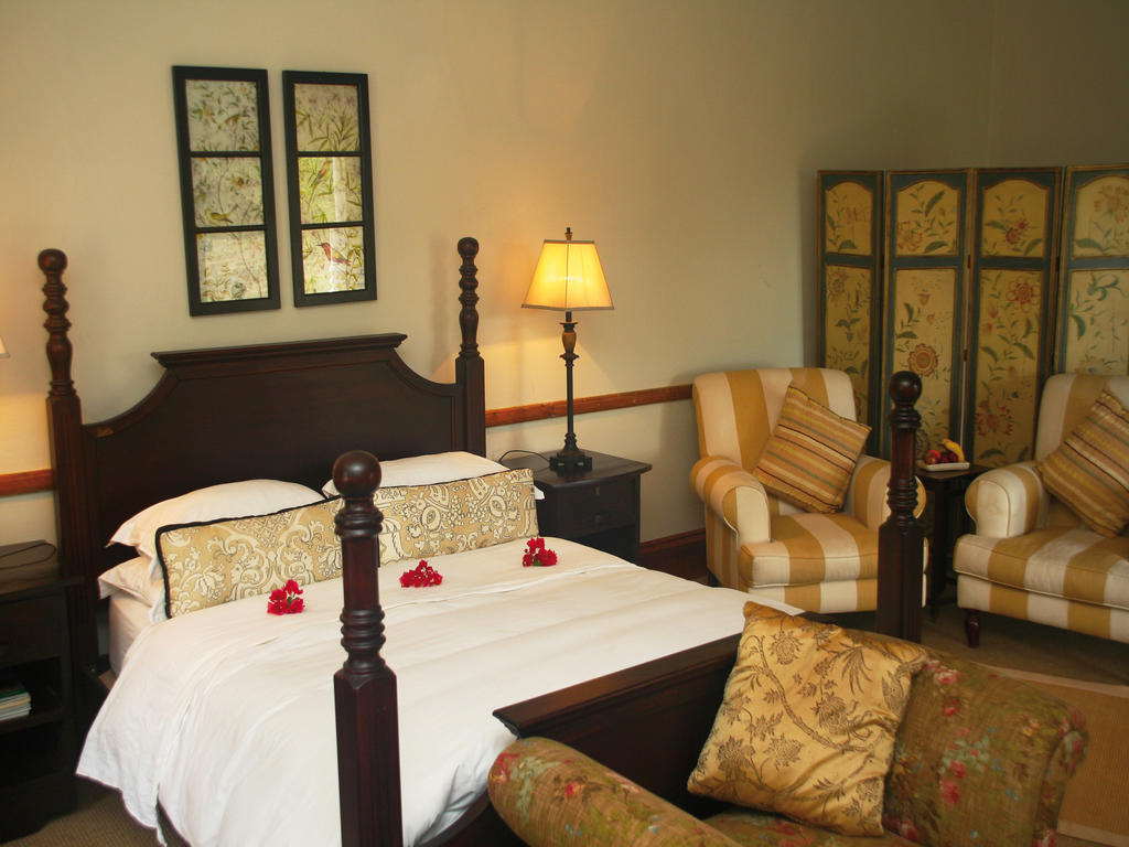 Leeuwenbosch Country House - Amakhala Game Reserve Ruang foto