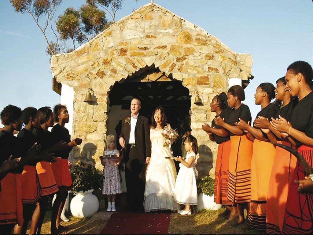 Leeuwenbosch Country House - Amakhala Game Reserve Bagian luar foto