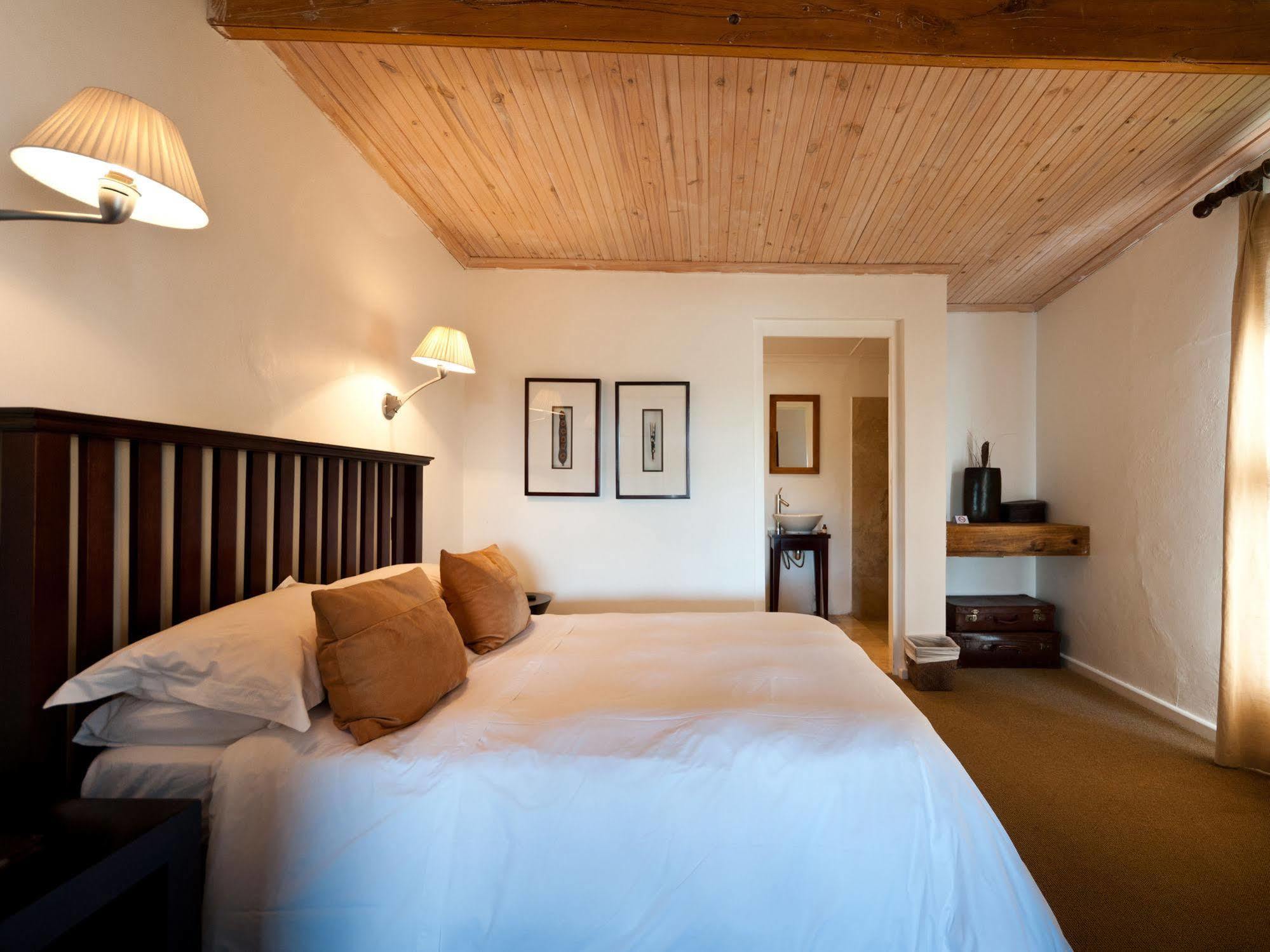 Leeuwenbosch Country House - Amakhala Game Reserve Bagian luar foto