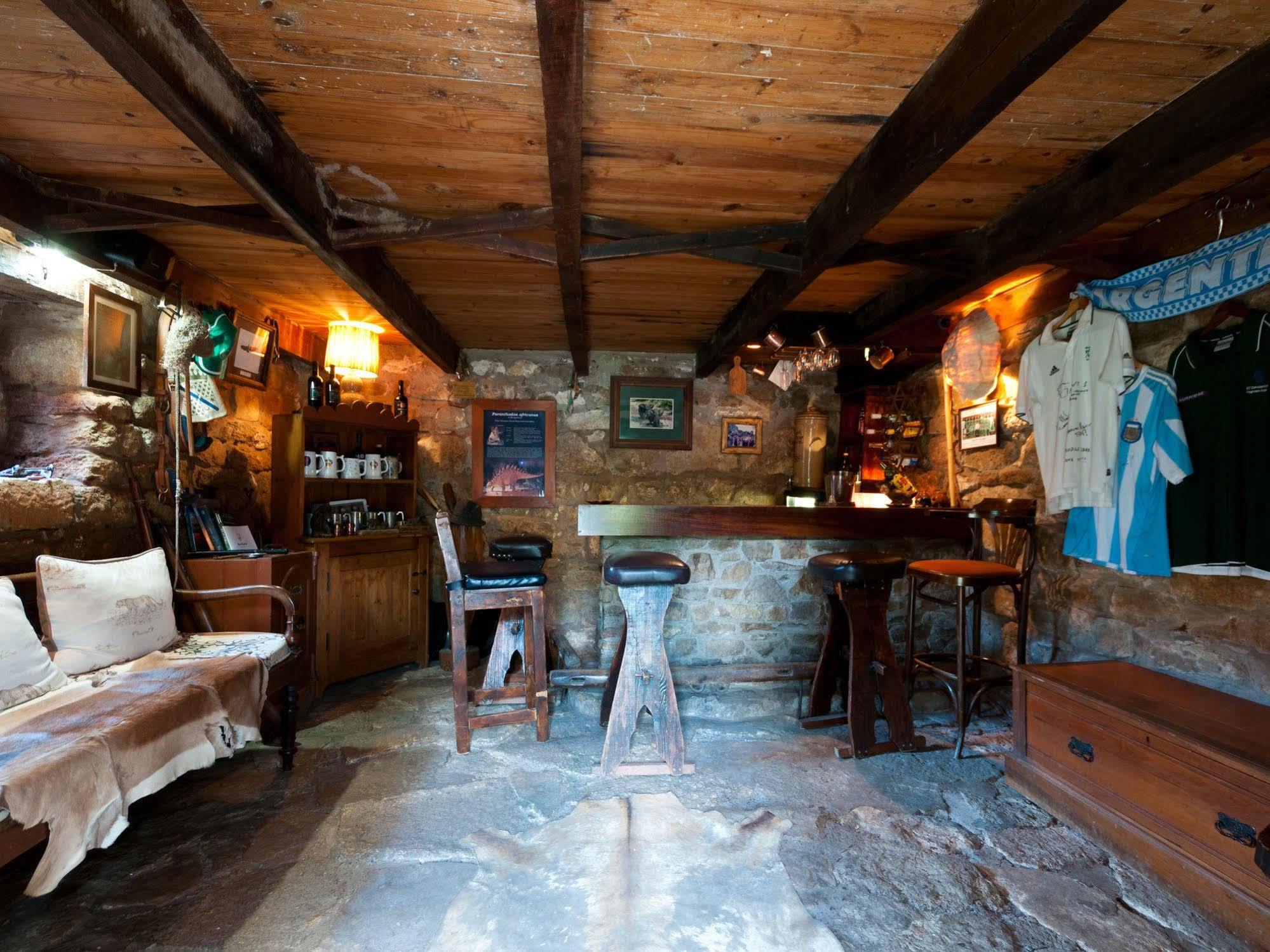 Leeuwenbosch Country House - Amakhala Game Reserve Bagian luar foto