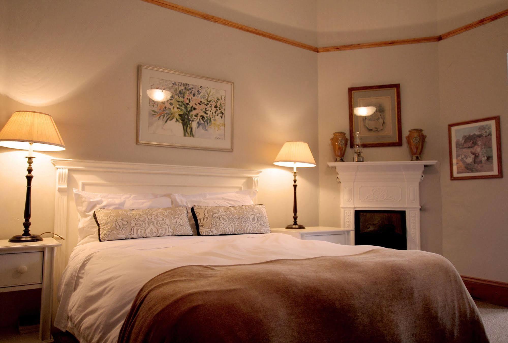 Leeuwenbosch Country House - Amakhala Game Reserve Bagian luar foto