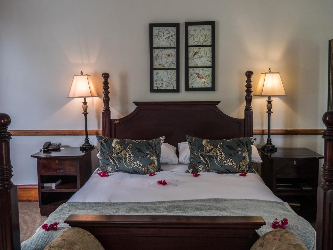 Leeuwenbosch Country House - Amakhala Game Reserve Bagian luar foto